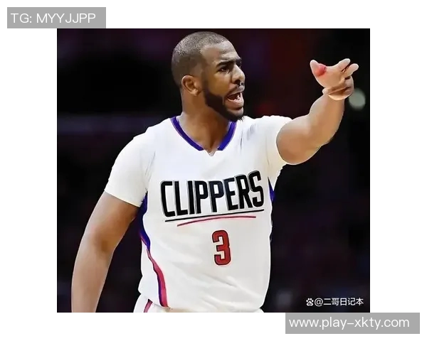 保罗重返快船基地训练展现老炮风采双手暴扣引发球迷热议